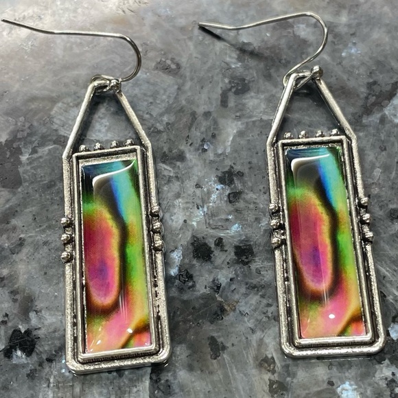 2/$25 or 3/$35 NWOT Colorful rectangular rainbow swirl enamel earrings - Picture 4 of 6